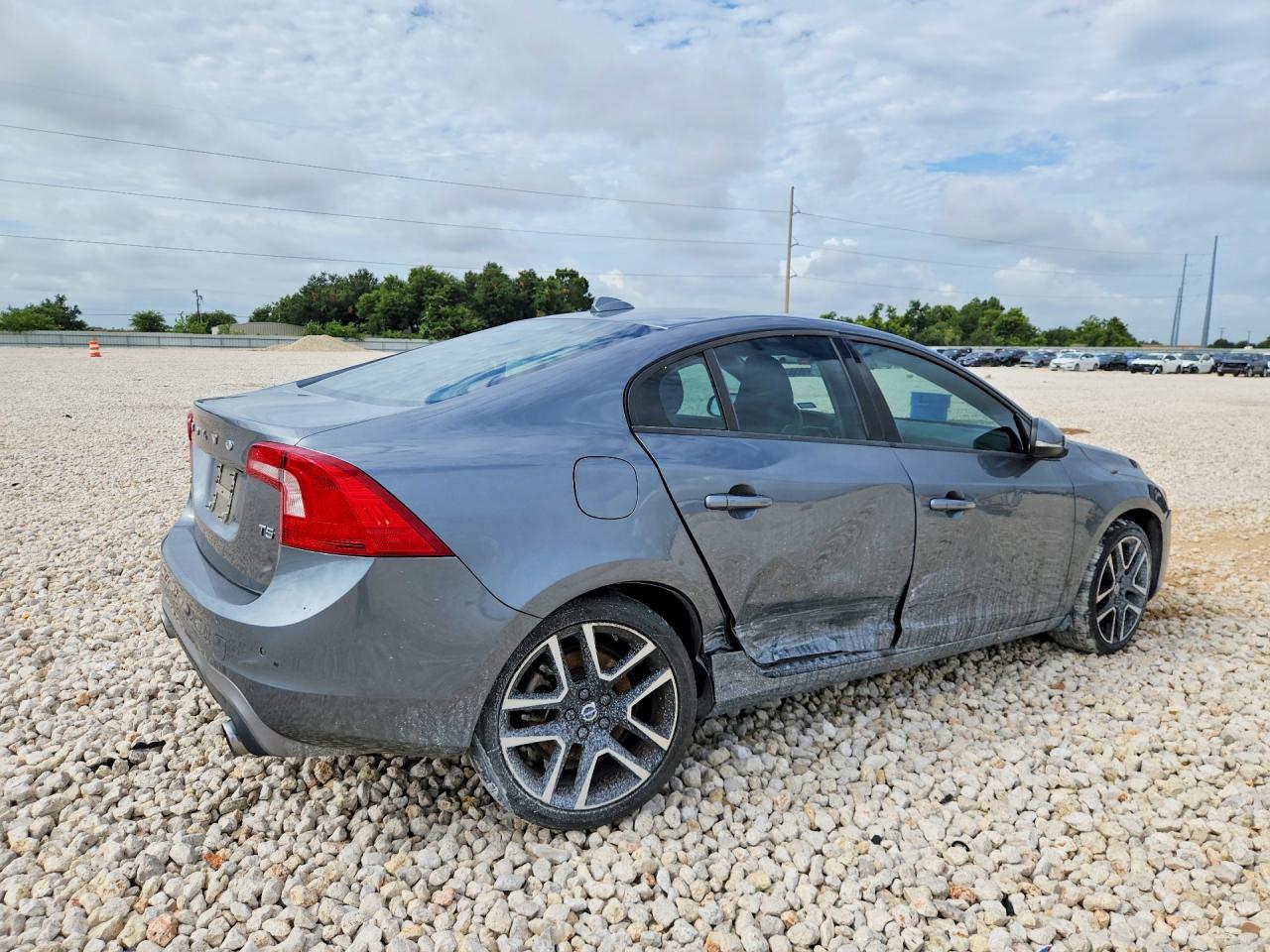 2017 Volvo S60 - Фото 3