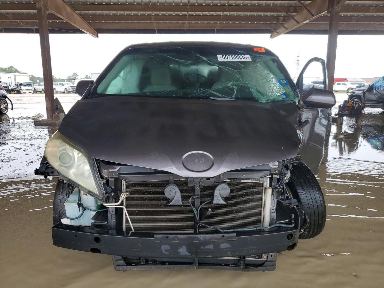 2012 Toyota Sienna Le - Фото 5