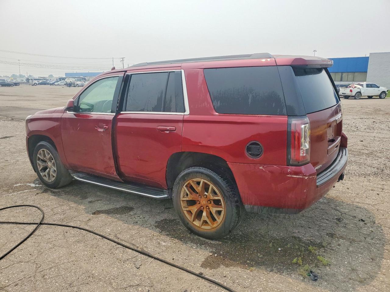 2017 GMC Yukon Sle - Фото 2