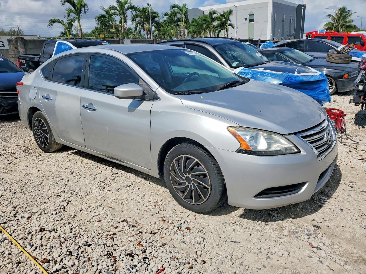 2014 Nissan Sentra S - Фото 4