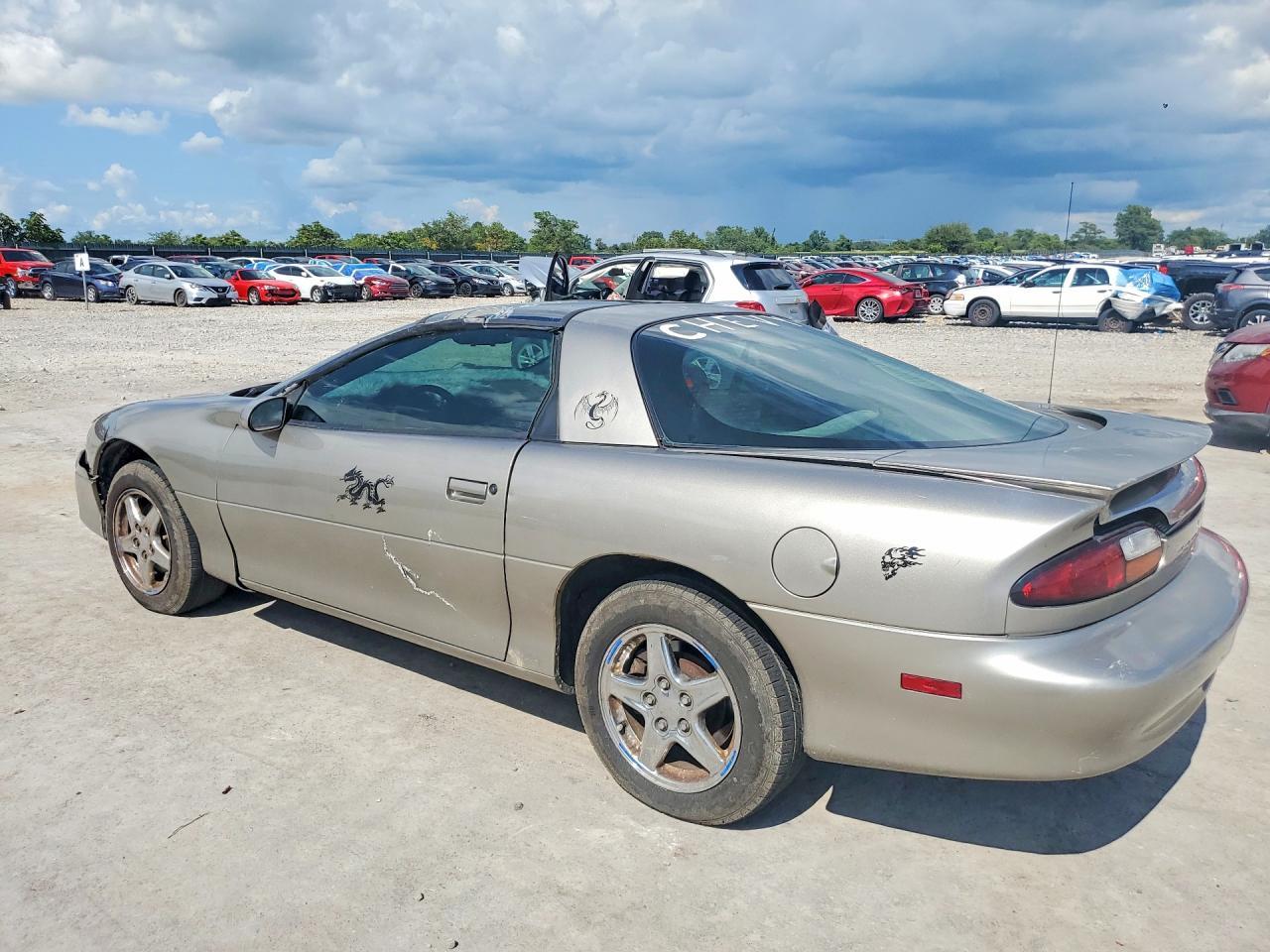 2000 Chevrolet Camaro - Фото 2