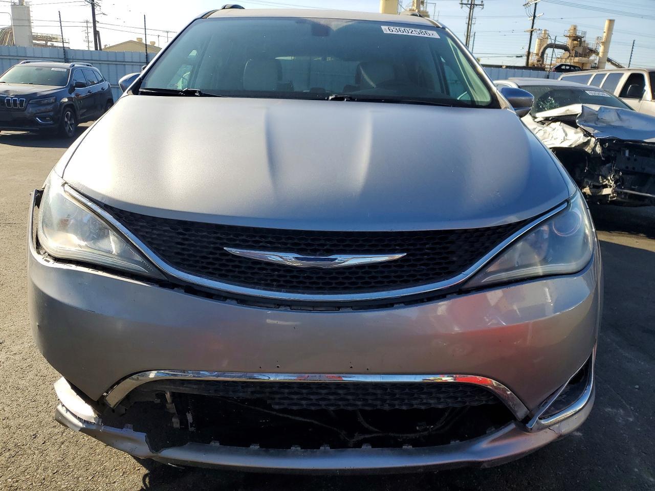 2017 Chrysler Pacifica - Фото 5