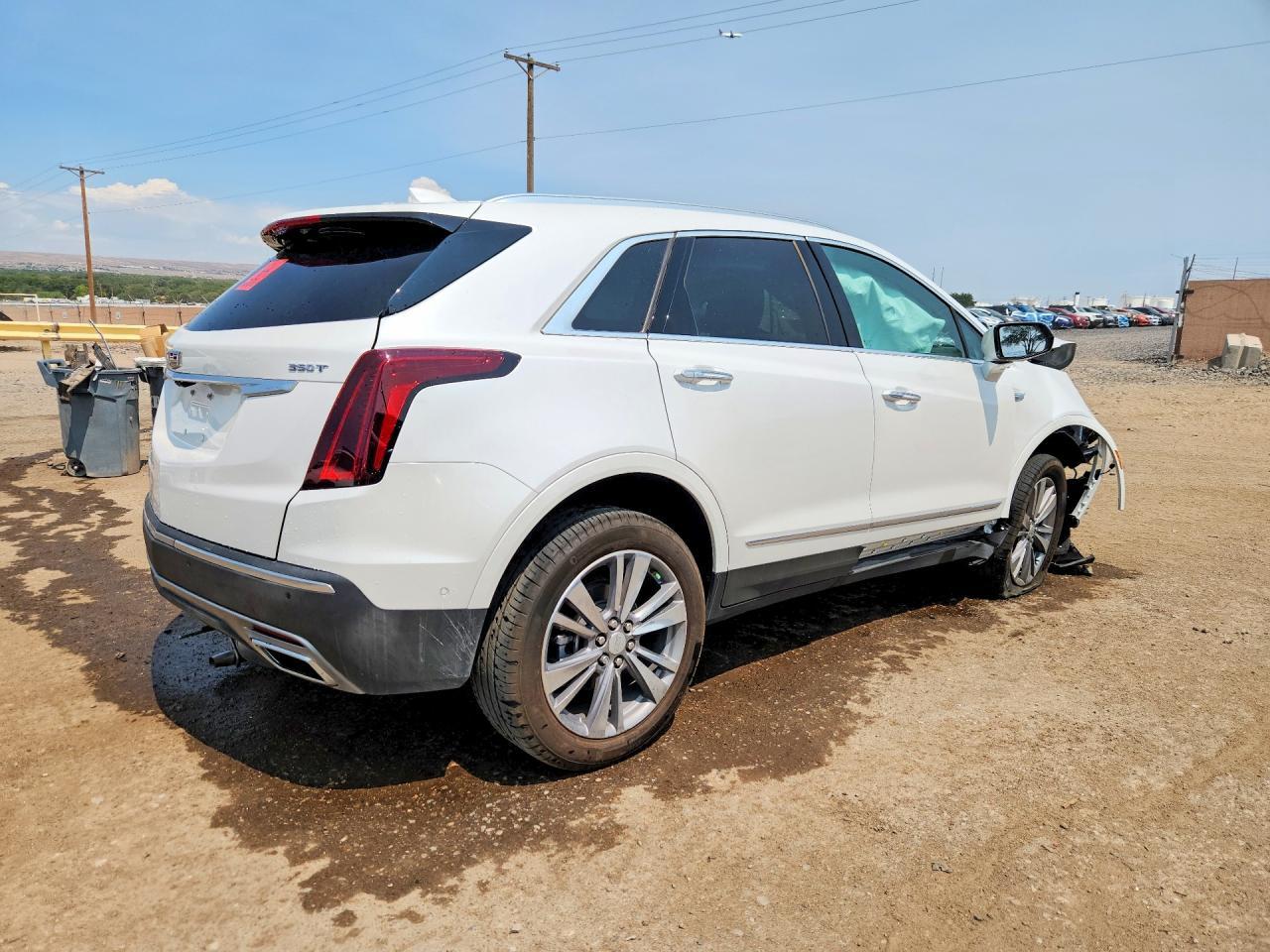 2025 Cadillac Xt5 Premium Luxury - Image 3