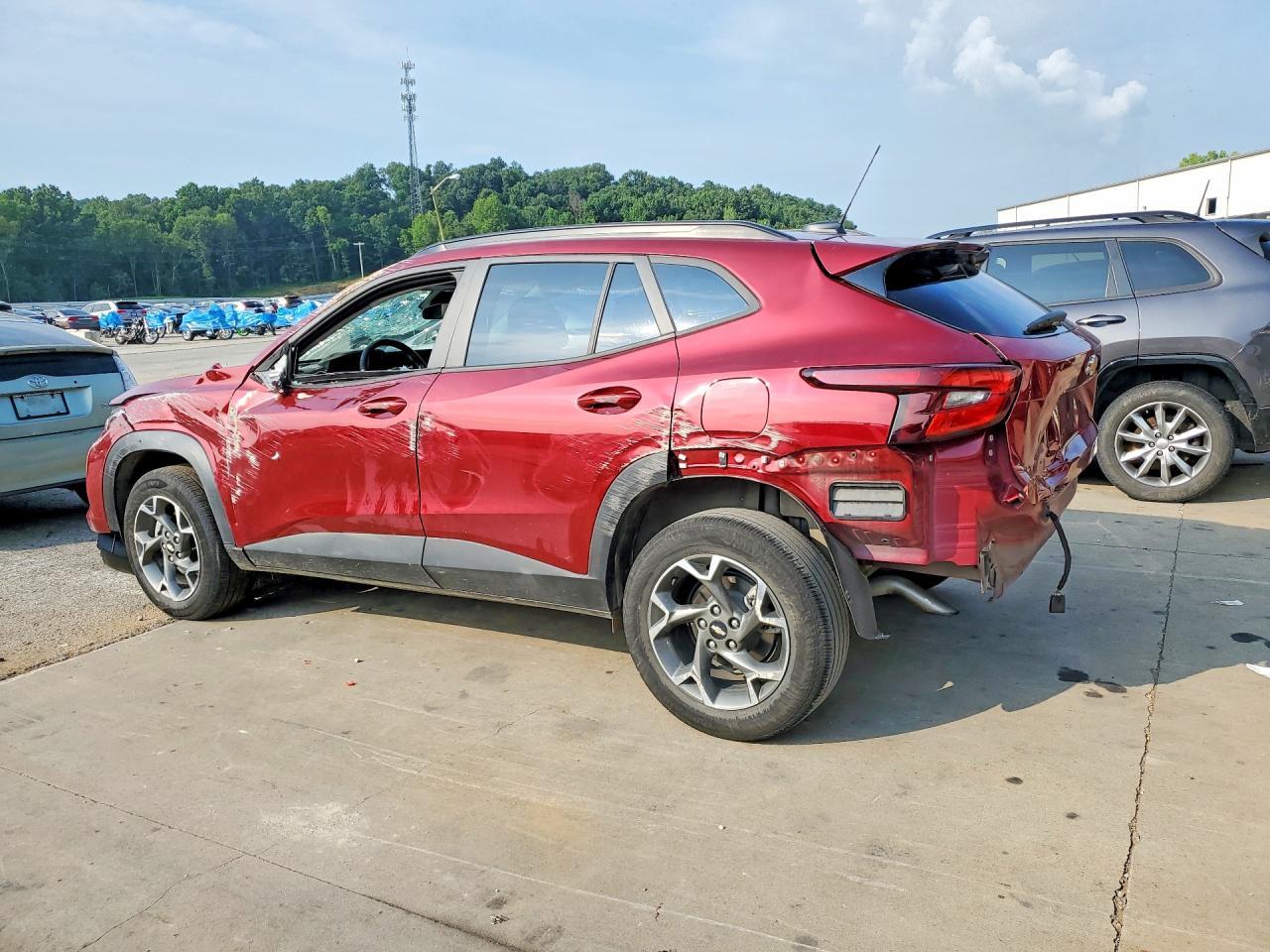 2025 Chevrolet Trax 1Lt - Image 2