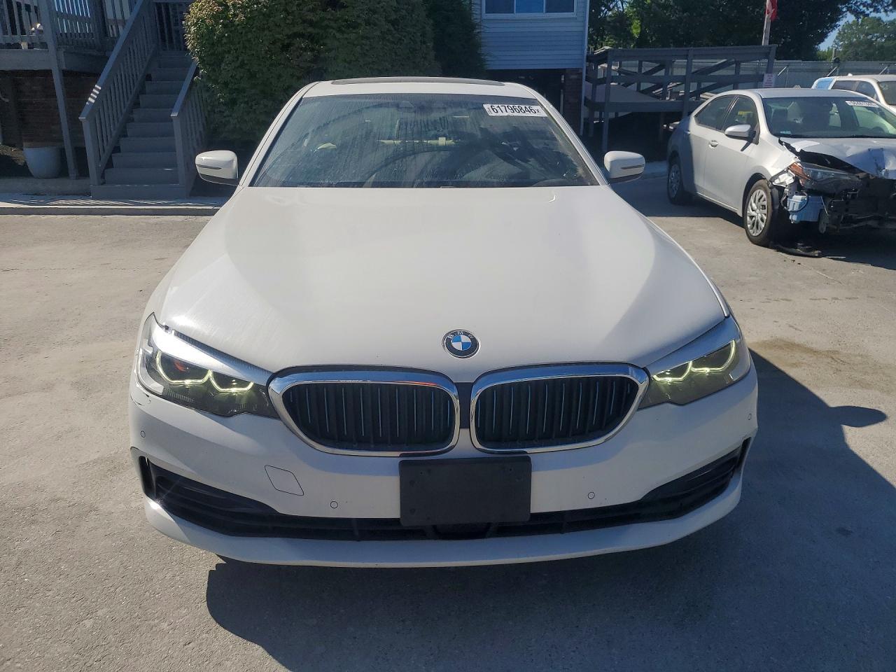2018 BMW 530Xe - Фото 5