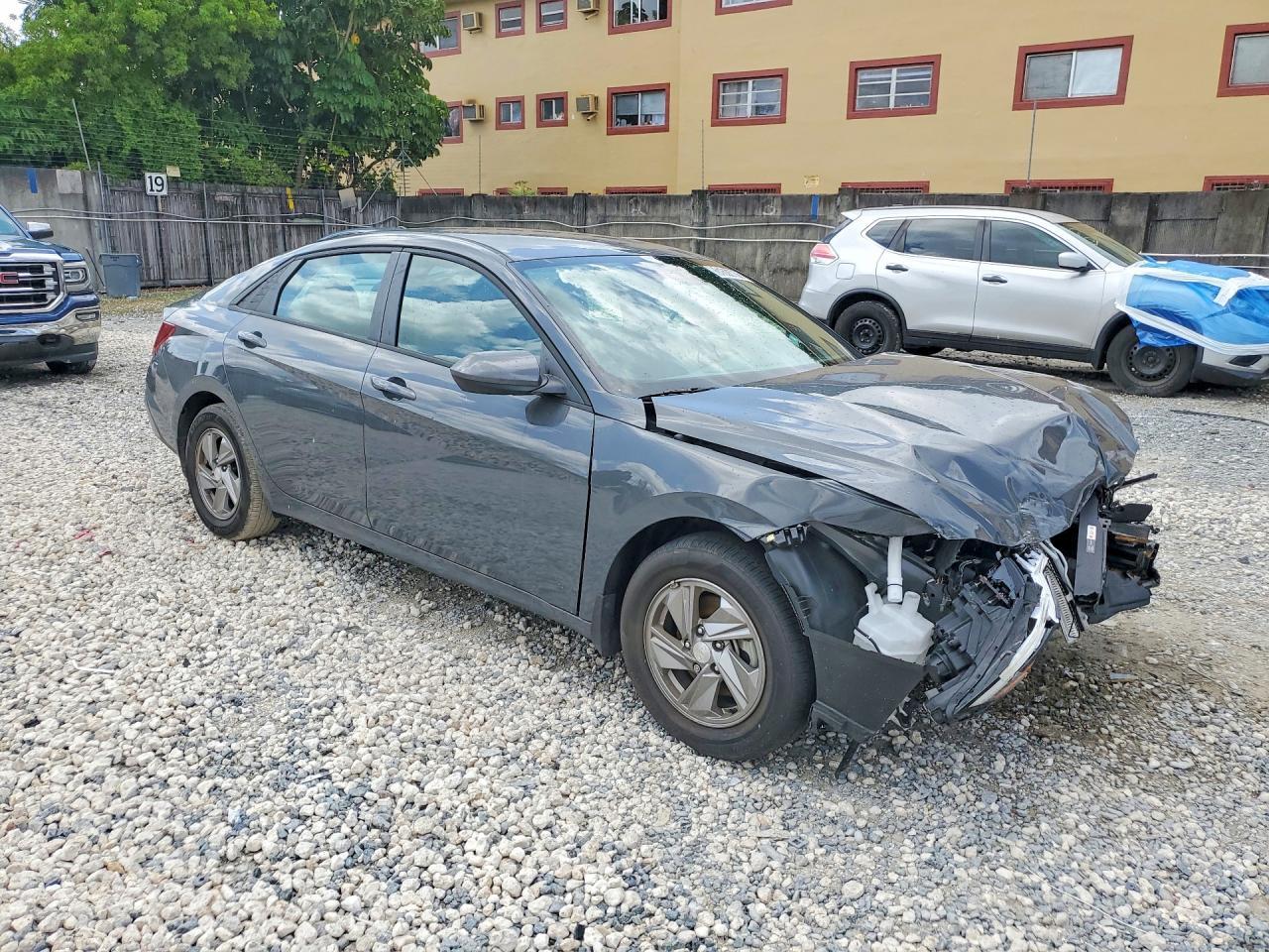 2025 Hyundai Elantra Se - Фото 4