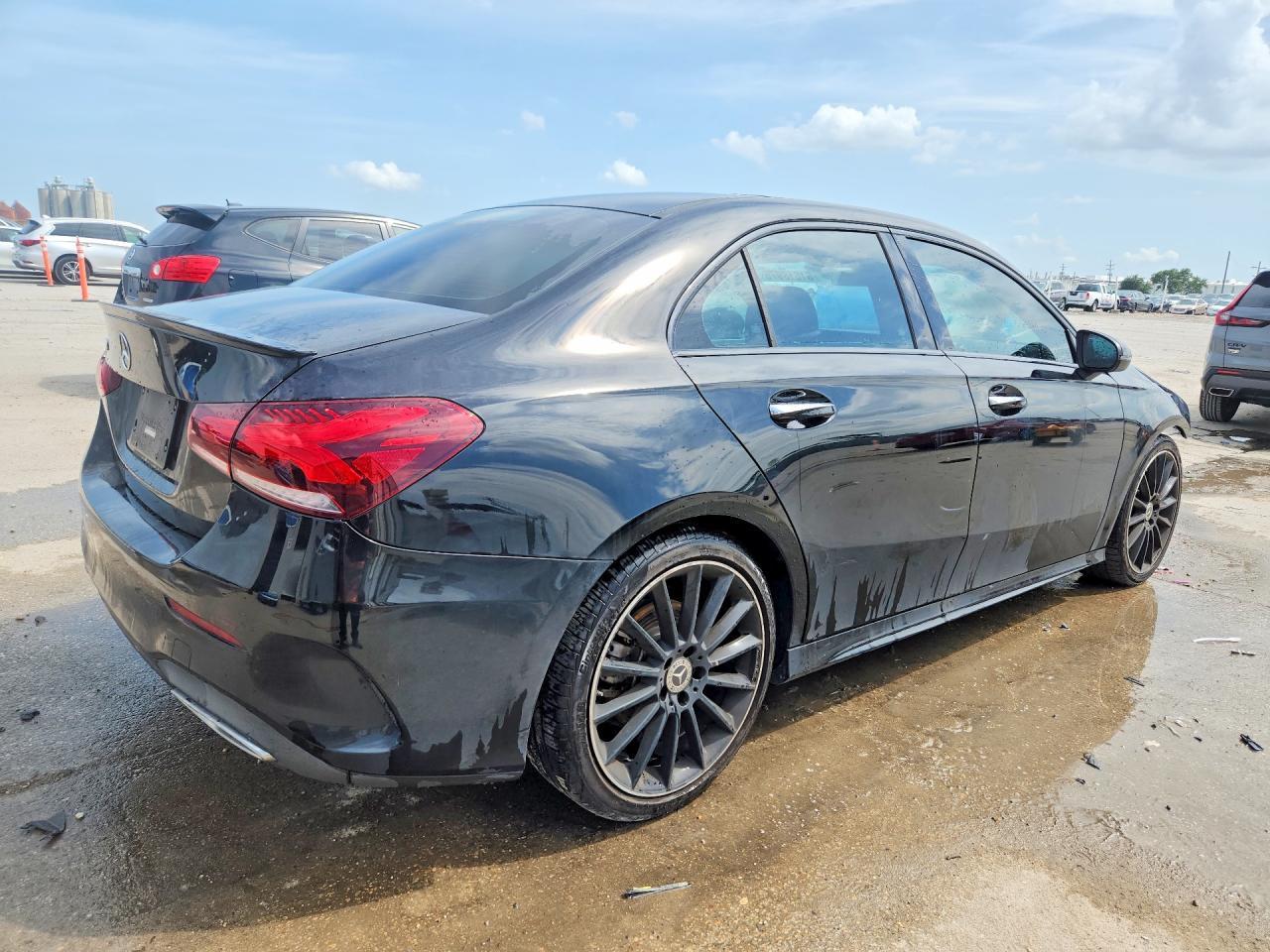 2022 Mercedes-Benz A 220 - Image 3