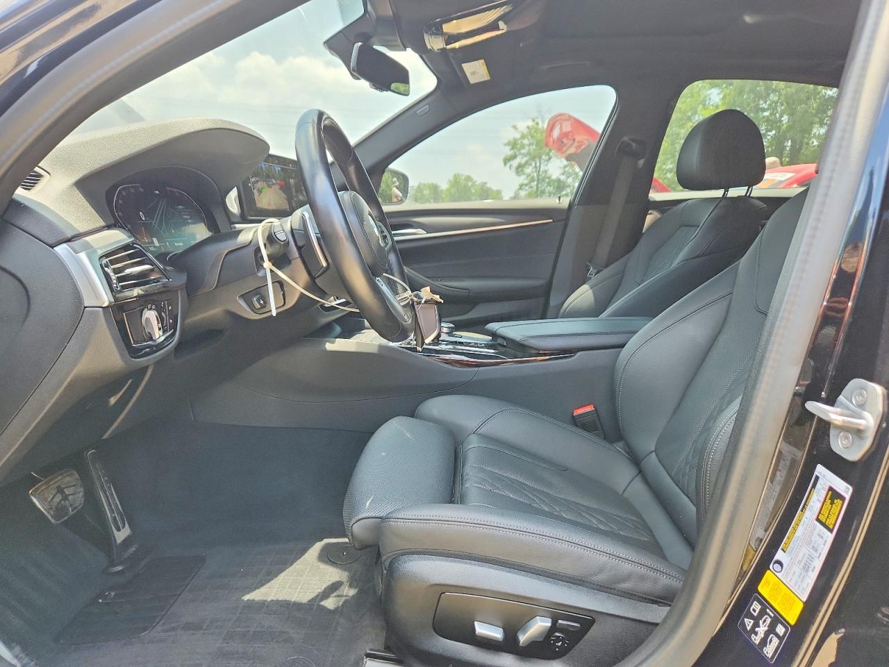 2022 BMW 530 Xi - Фото 7