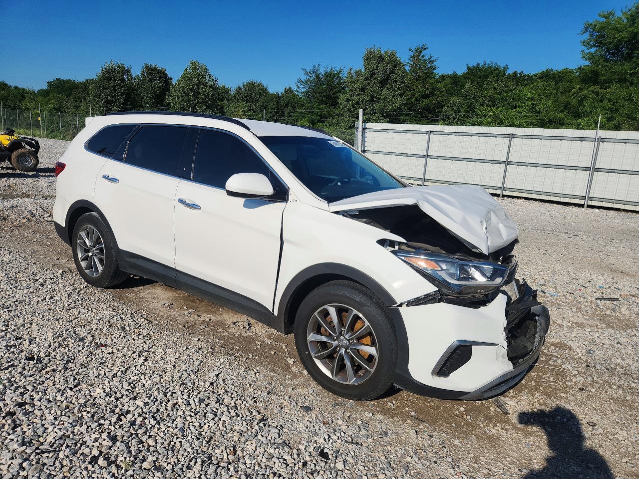 2017 Hyundai Santa Fe Se - Фото 4