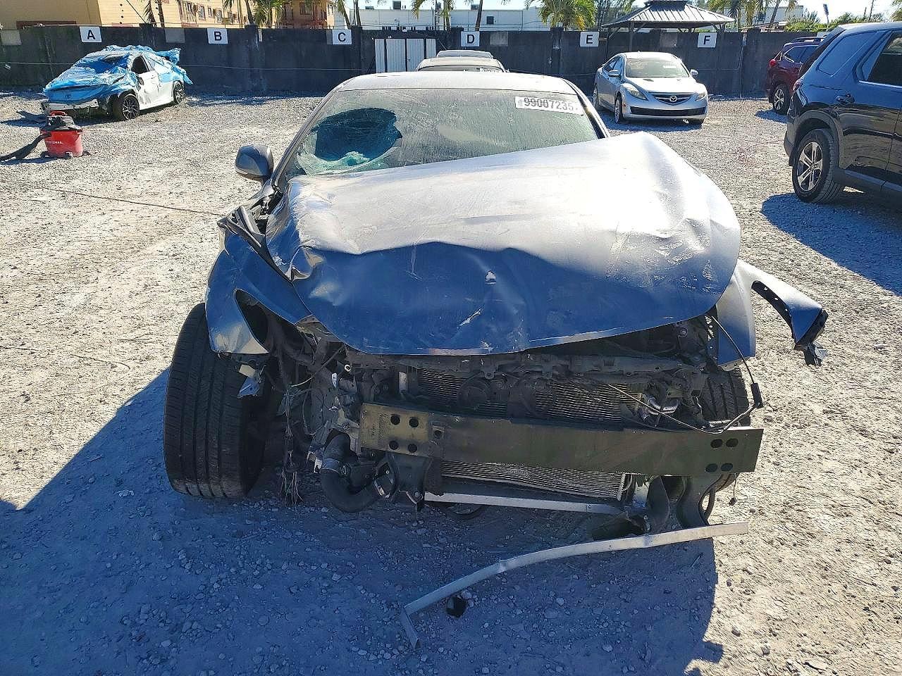 2017 Infiniti Q60 2.0T Premium - Image 5