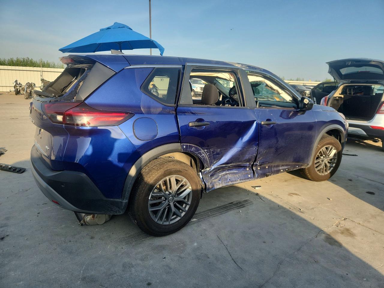 2023 Nissan Rogue S - Image 3