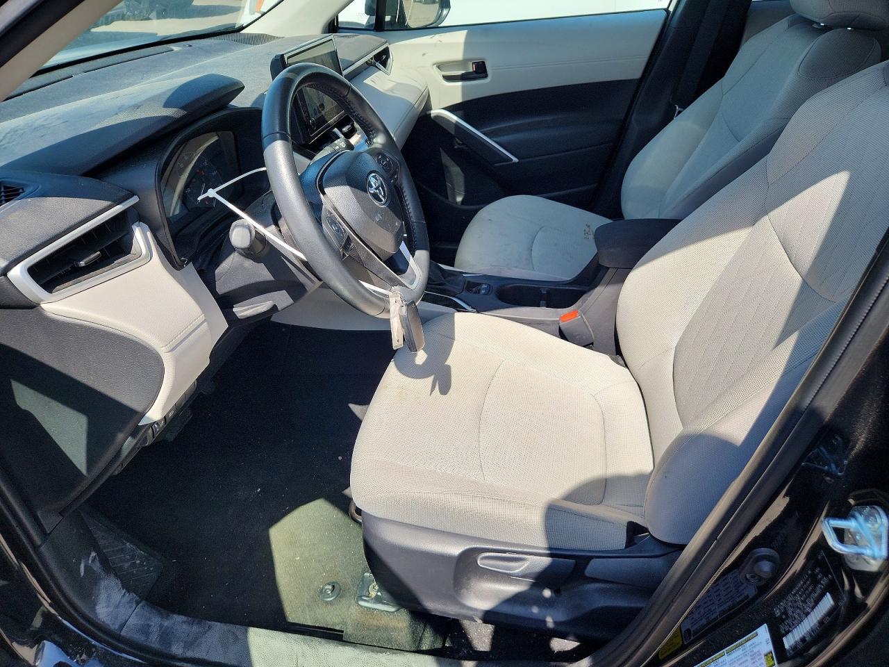 2025 Toyota Corolla Cross Le - Фото 7