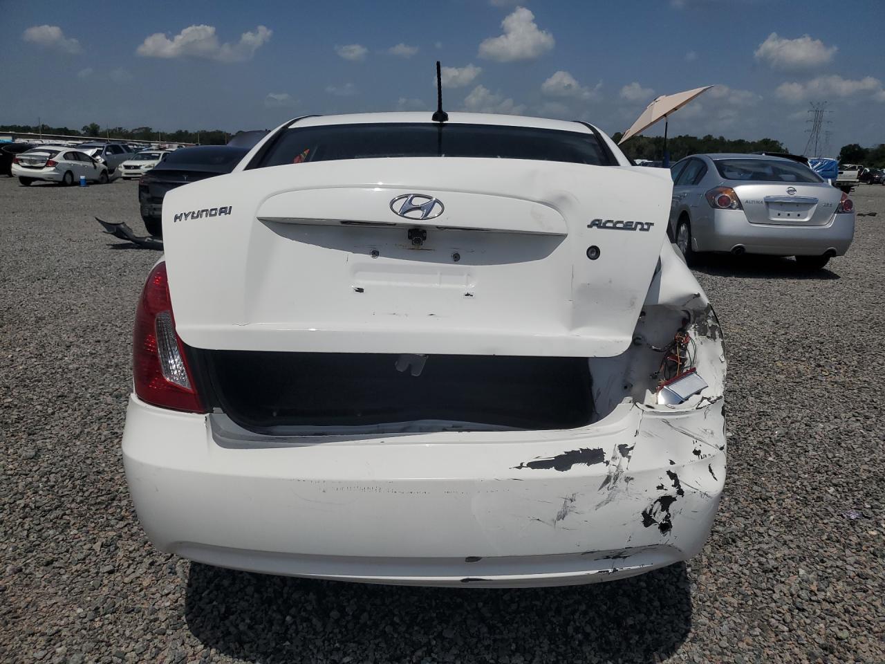 2010 Hyundai Accent Gls - Image 6