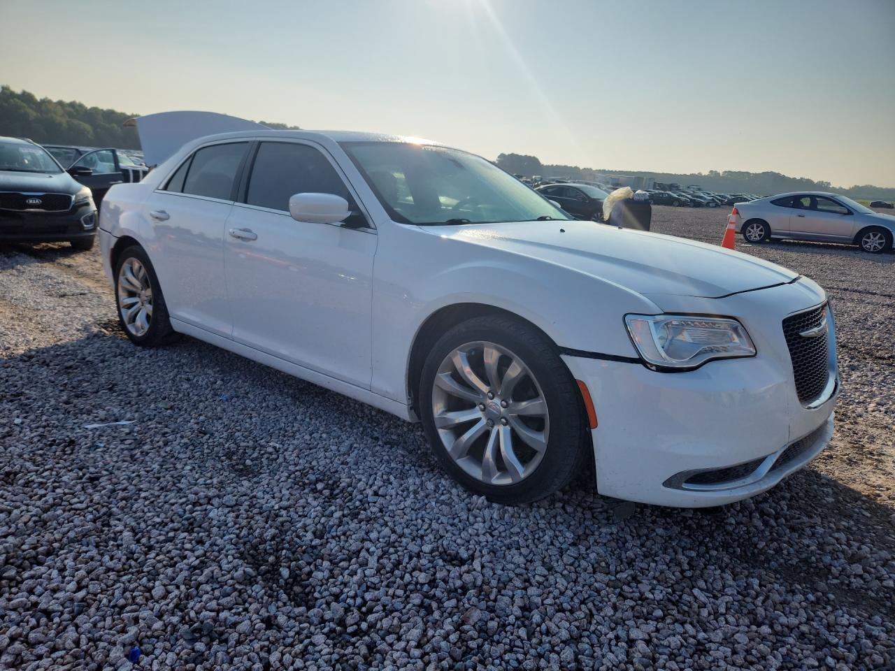 2018 Chrysler 300 Touring - Image 4