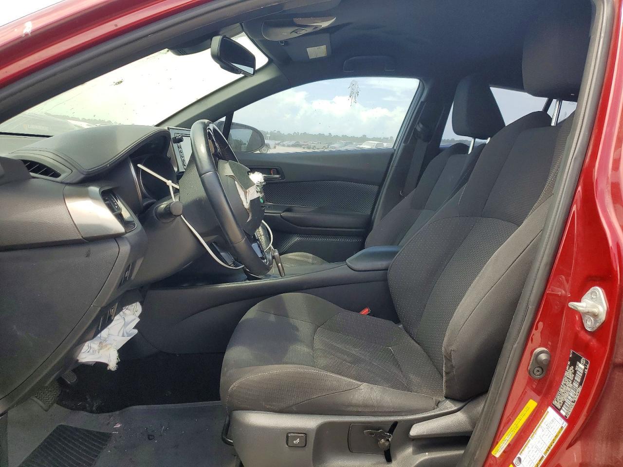 2018 Toyota C-Hr Xle Premium - Image 7