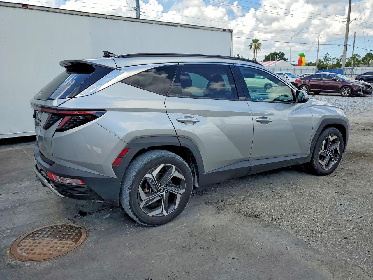 2022 Hyundai Tucson Limited - Фото 3