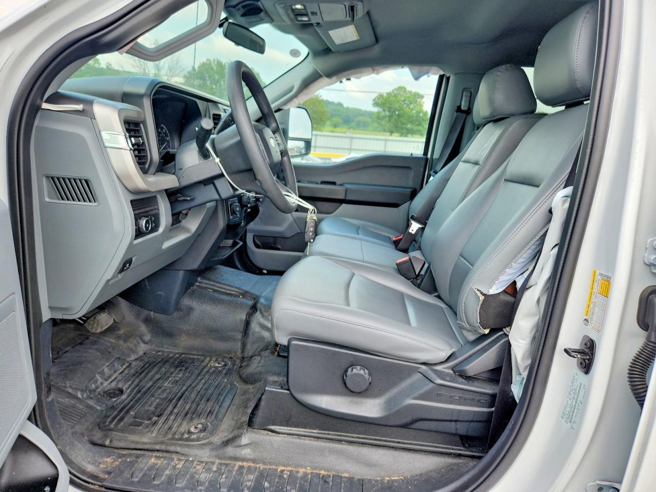 2024 Ford F250 Super Duty - Image 7