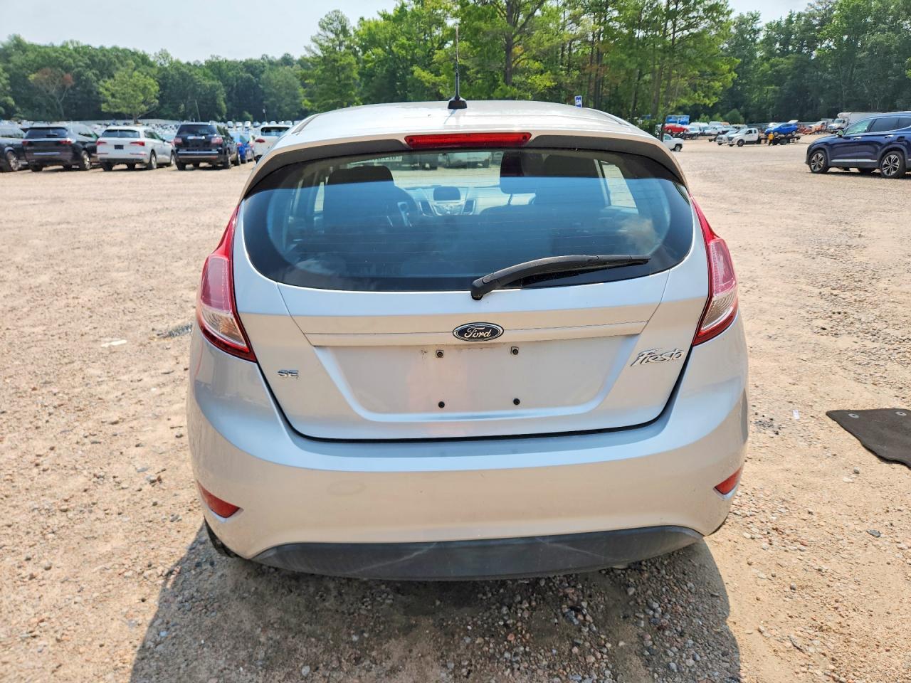 2017 Ford Fiesta Se - Фото 6