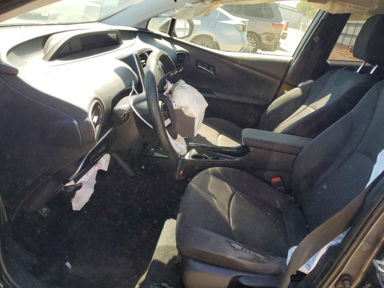 2018 Toyota Prius Three - Image 7