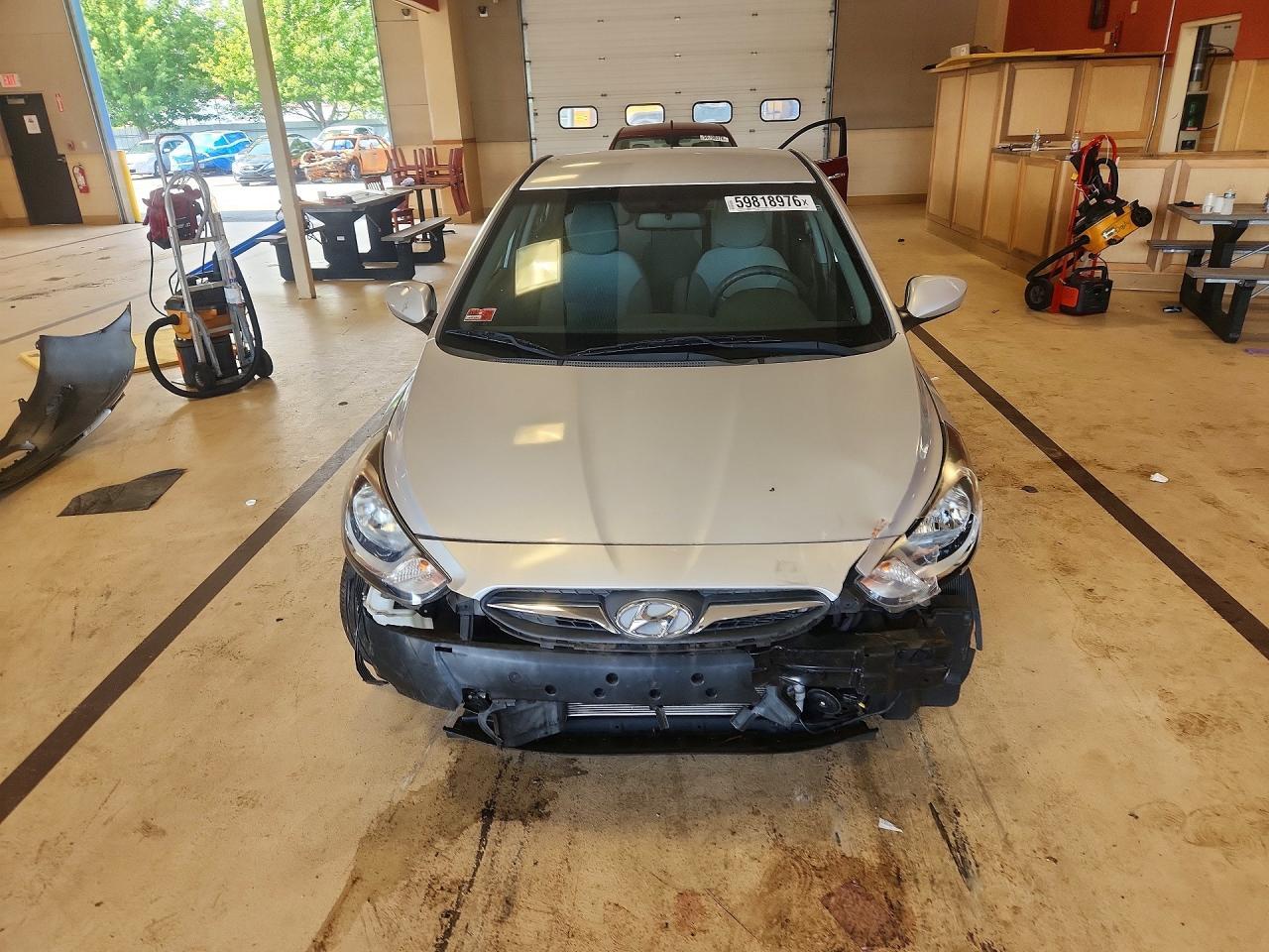 2014 Hyundai Accent Gls - Фото 5