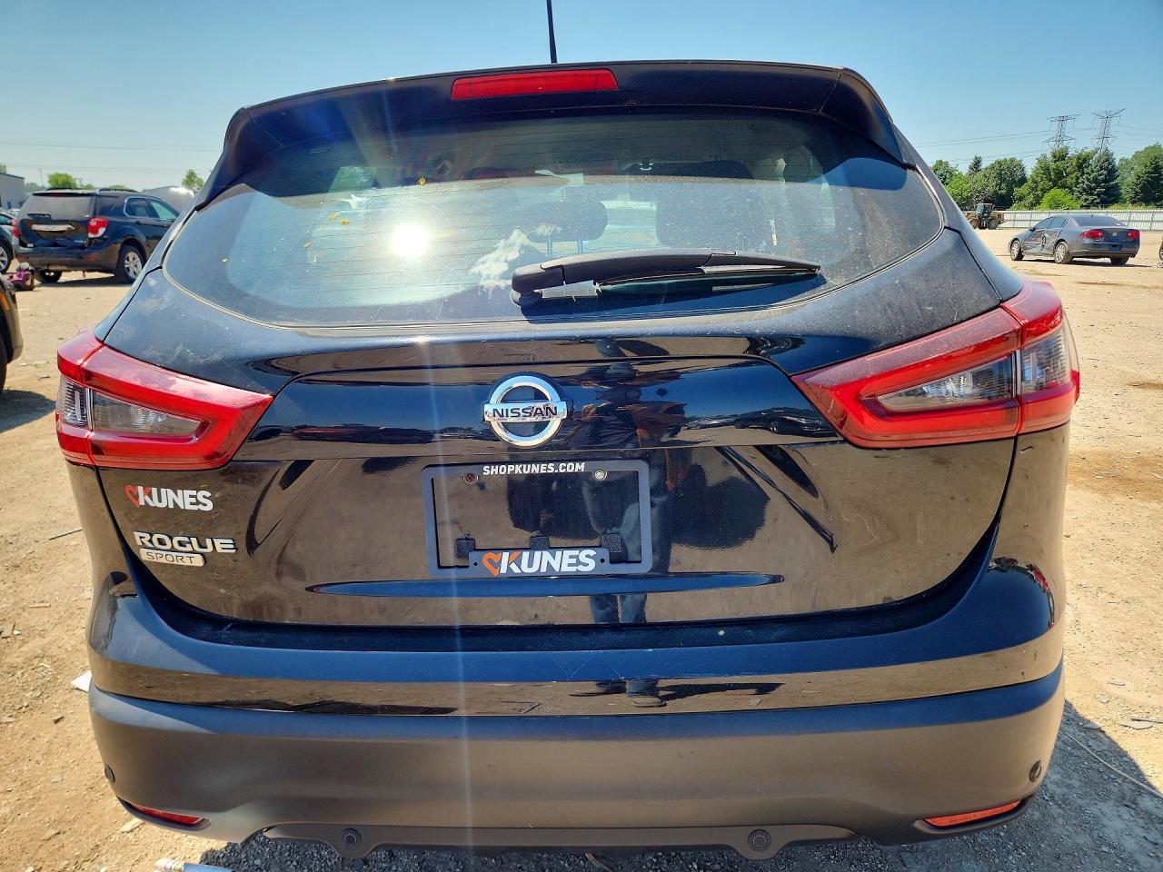 2020 Nissan Rogue Sport S - Image 6
