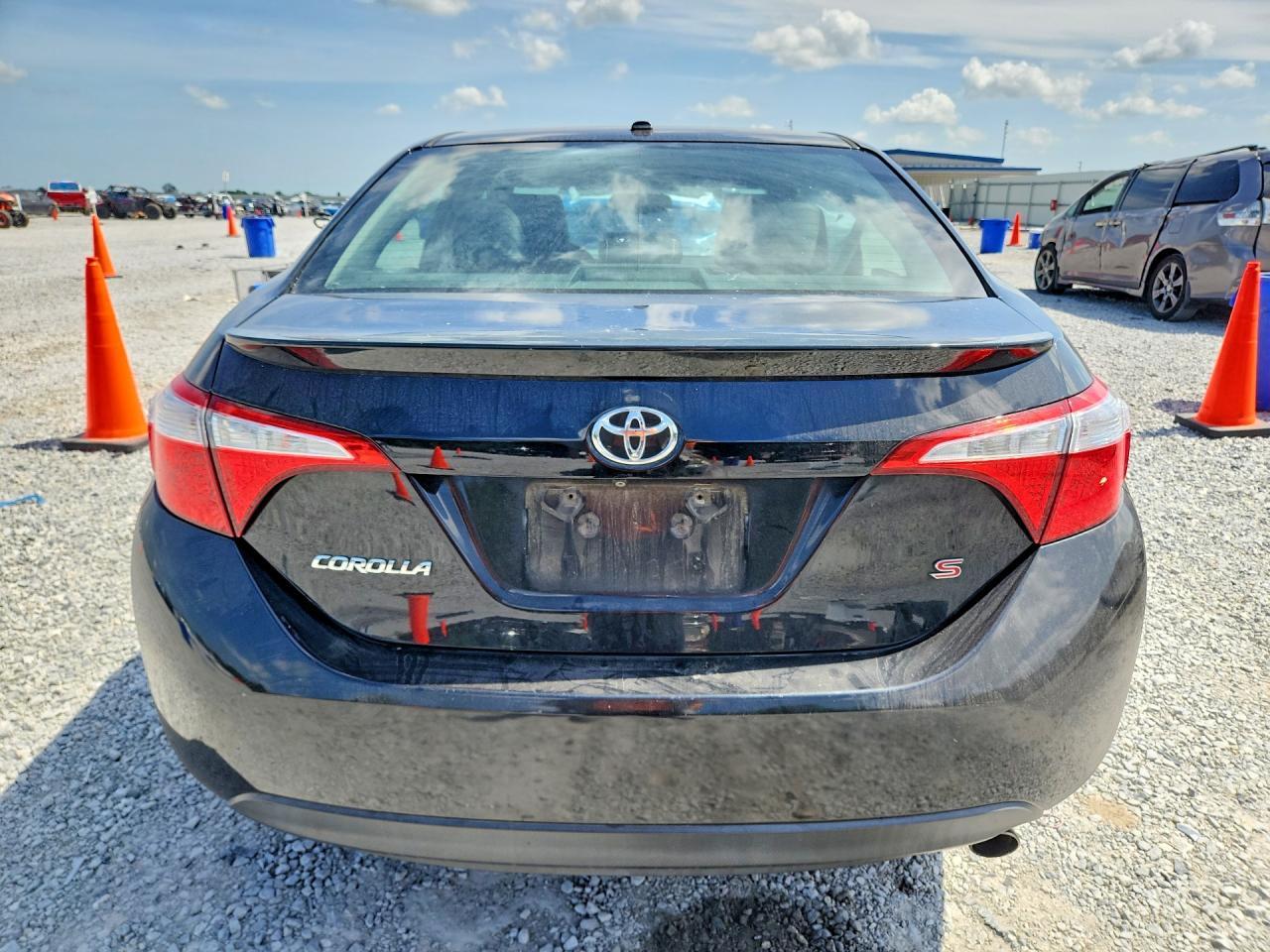 2015 Toyota Corolla L - Фото 6