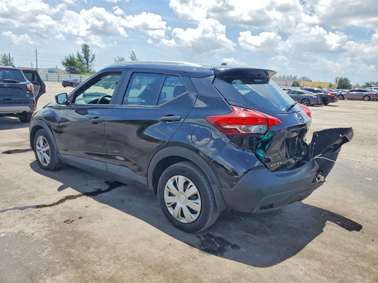2019 Nissan Kicks S - Image 2