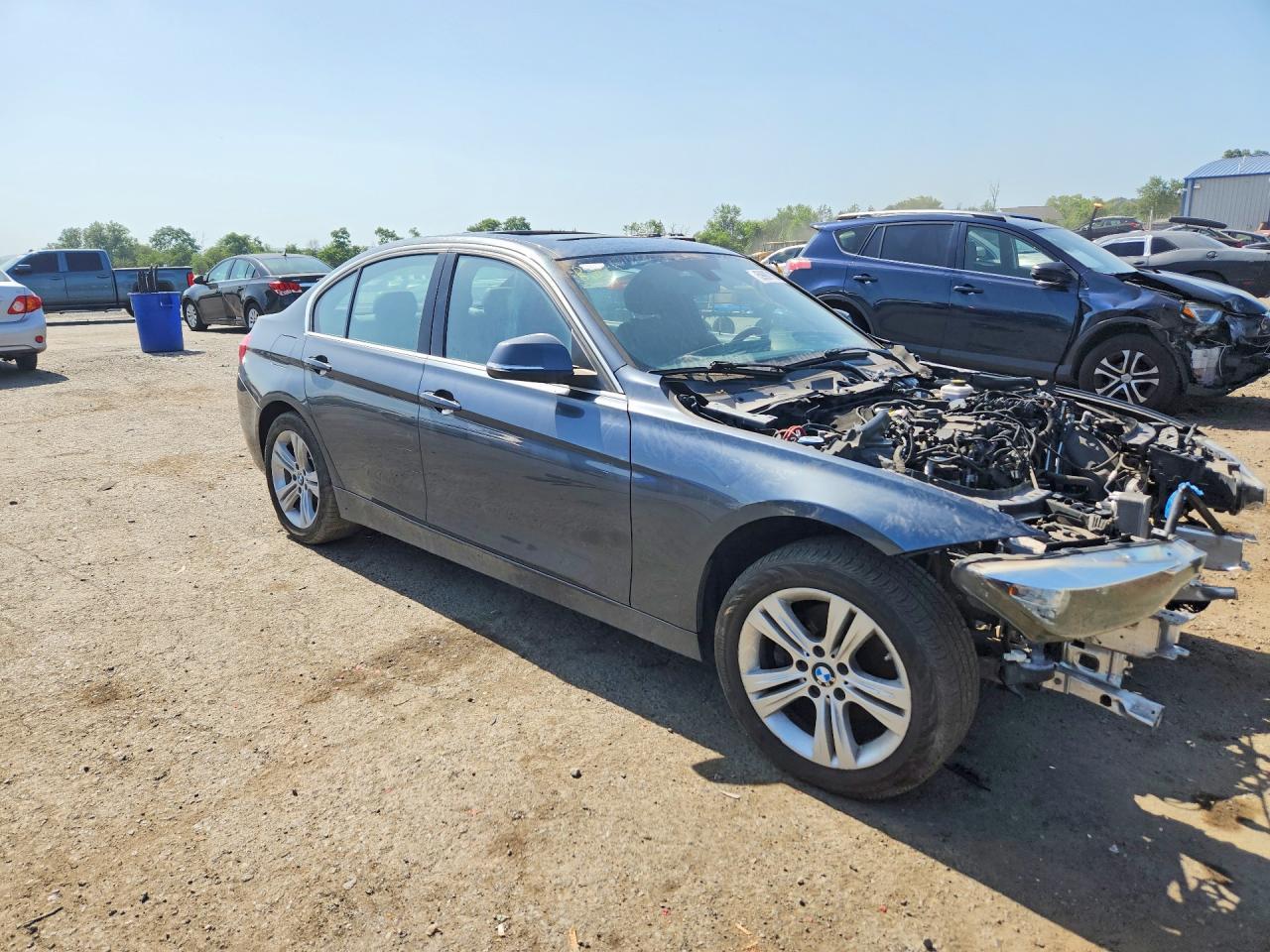2017 BMW 330 Xi - Image 4