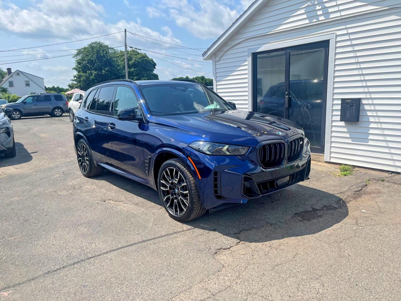 2024 BMW X5 M60I - Фото 4