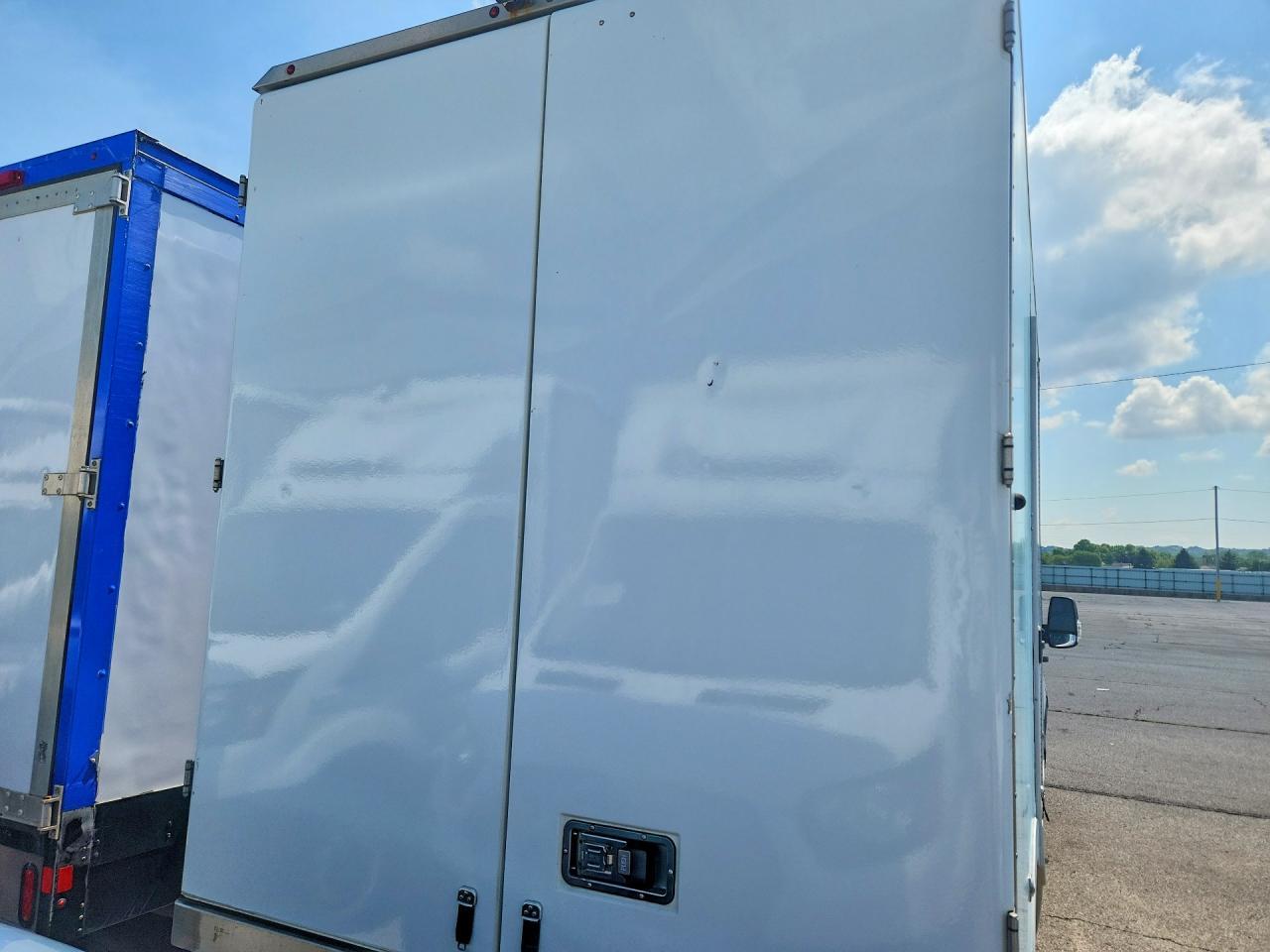 2020 Ford Transit Refrigerated Box Truck - Image 6