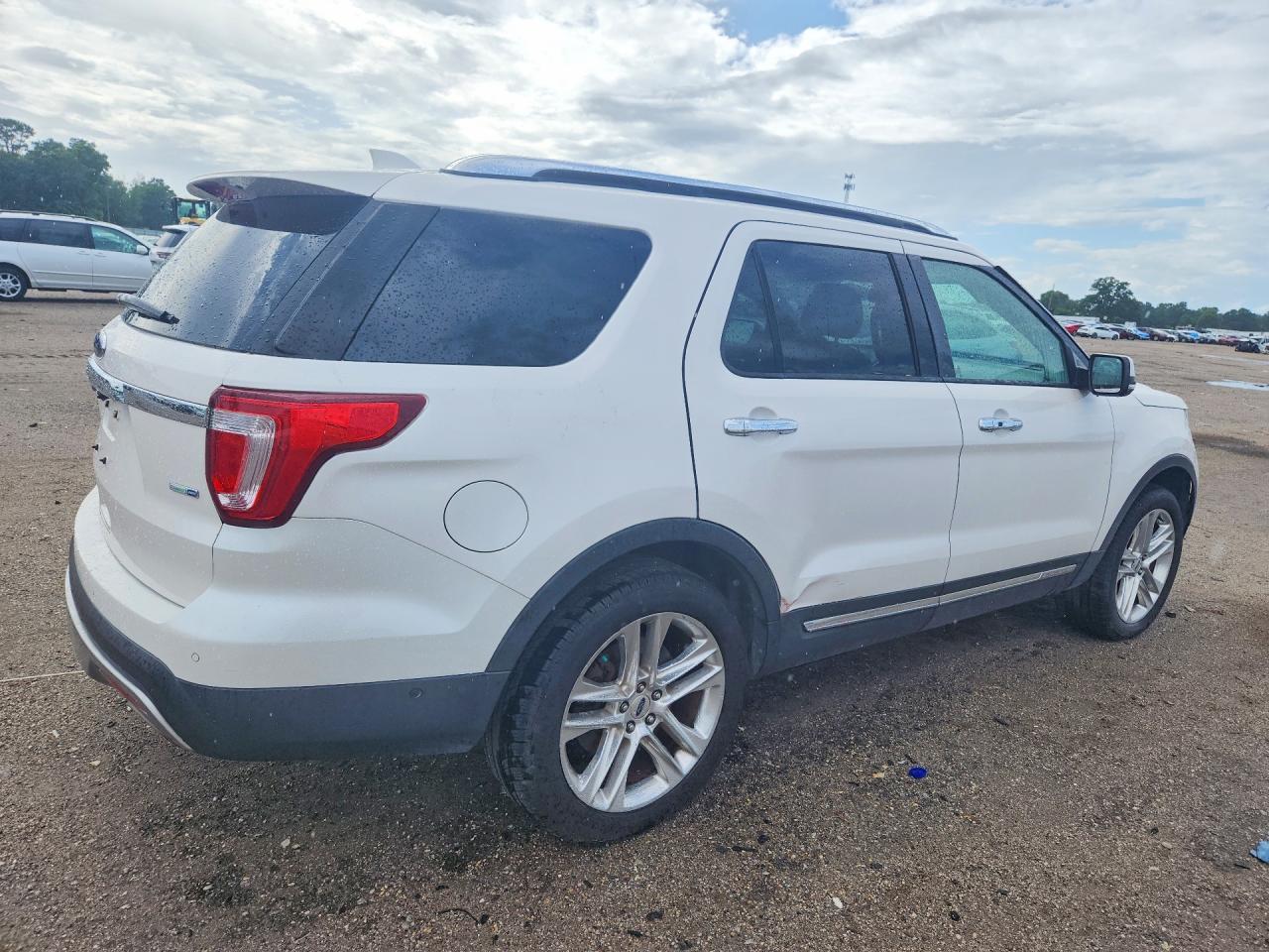 2016 Ford Explorer Limited - Image 3