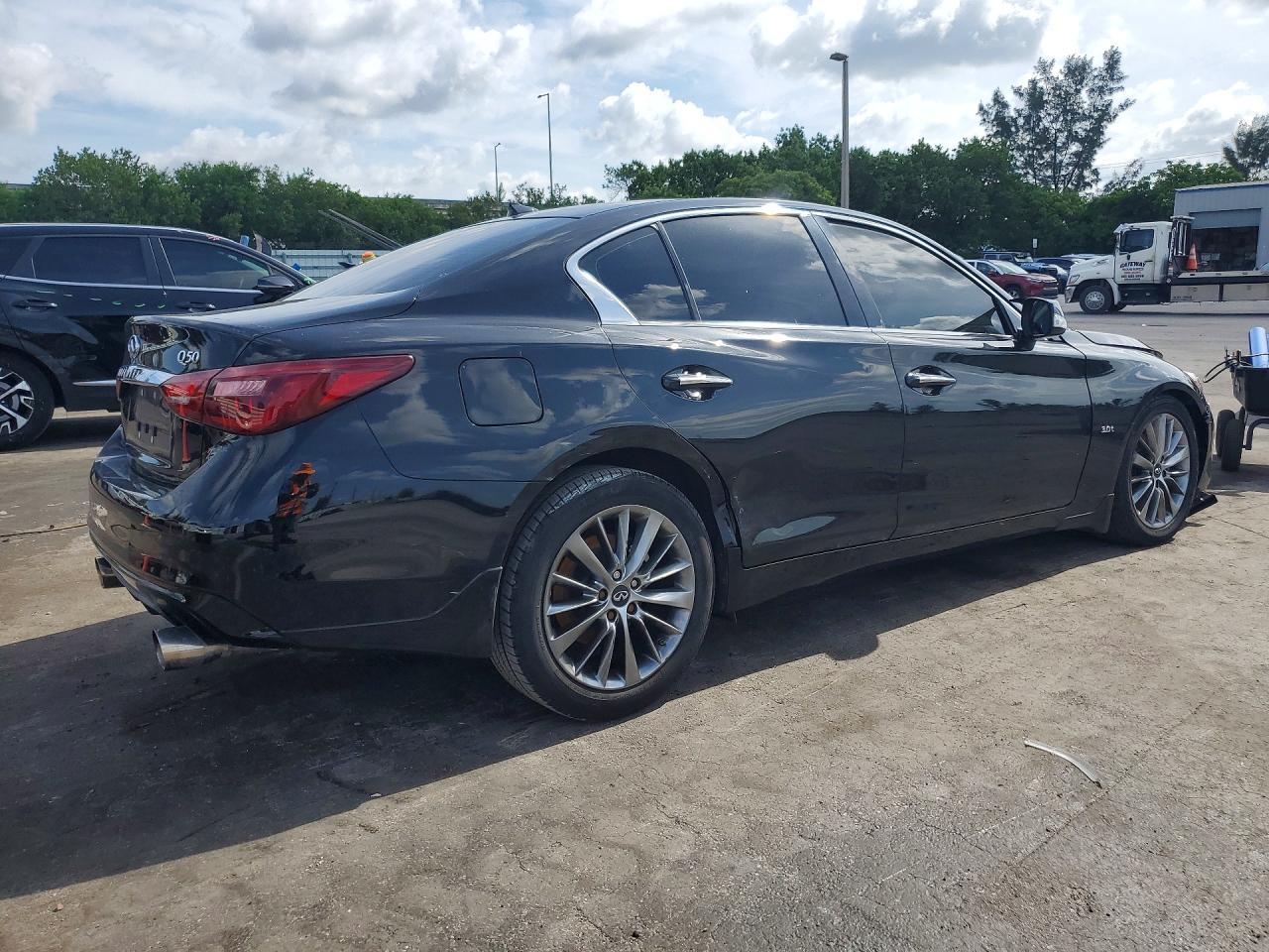2019 Infiniti Q50 3.0T Luxe - Фото 3