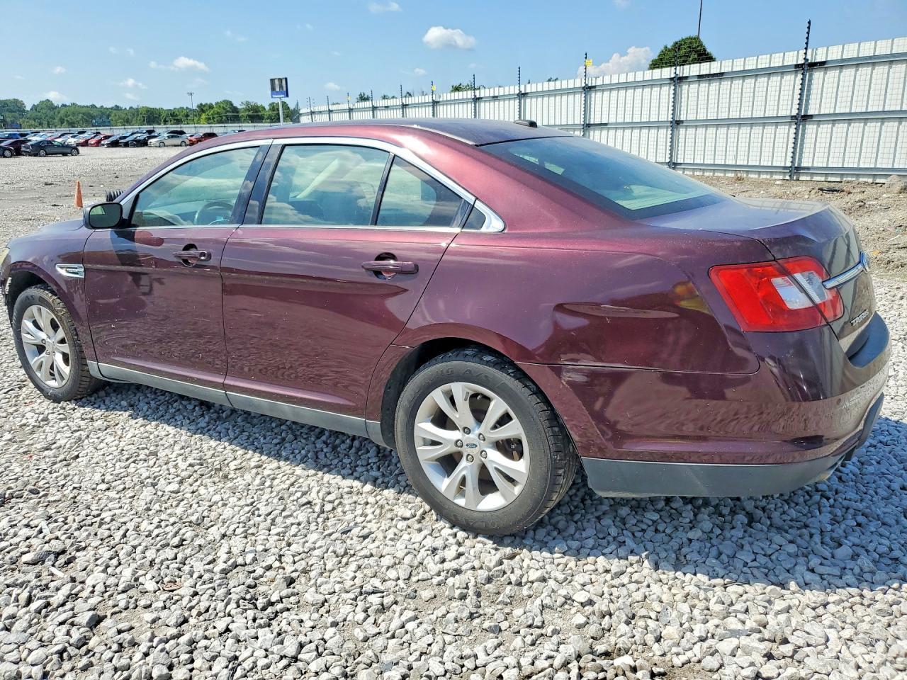 2011 Ford Taurus Sel - Image 2
