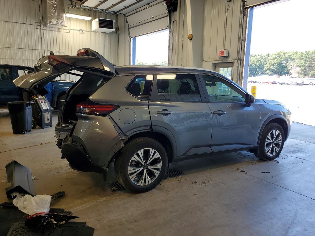 2023 Nissan Rogue Sv - Image 3