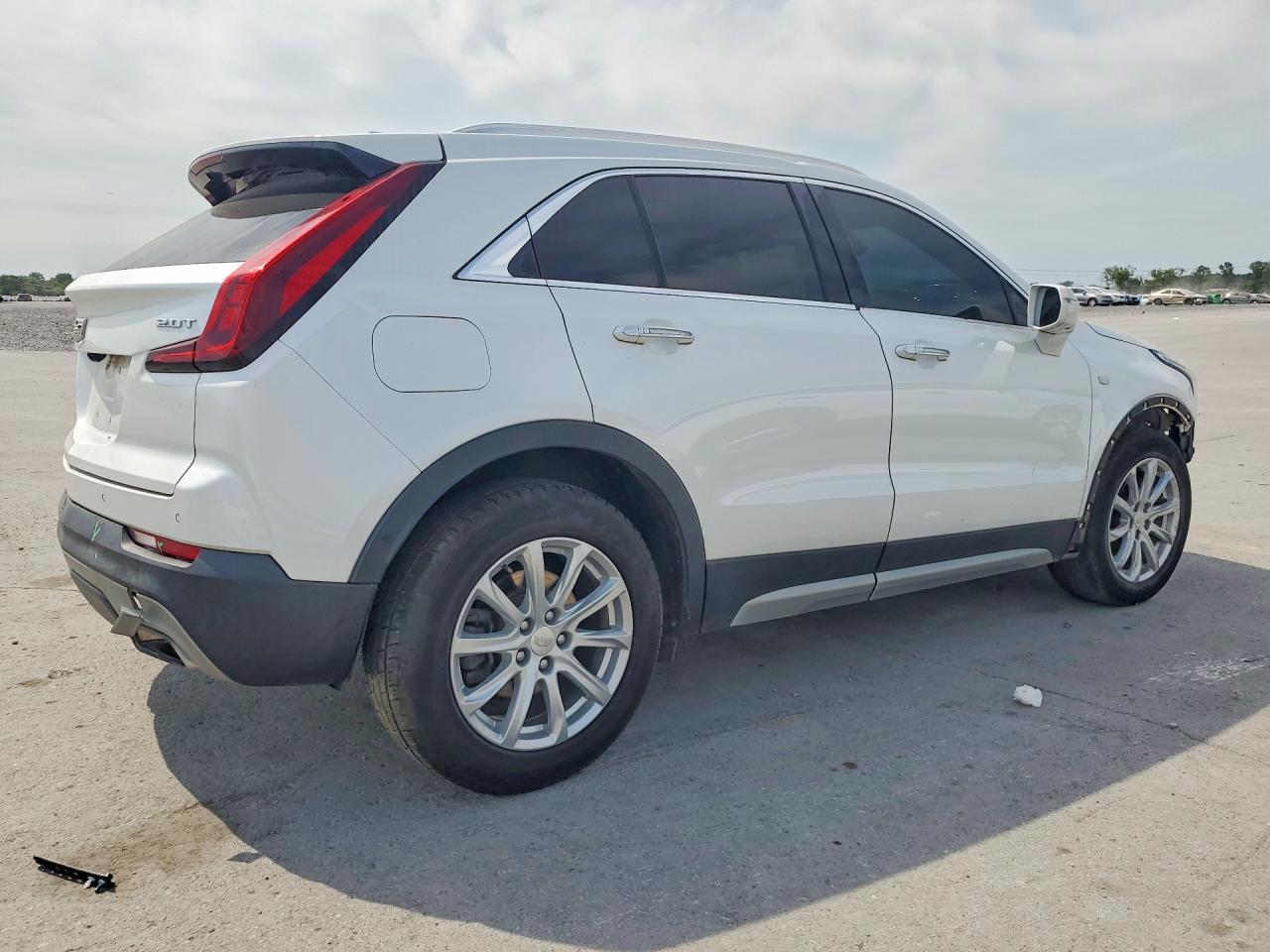 2019 Cadillac Xt4 Premium Luxury - Image 3