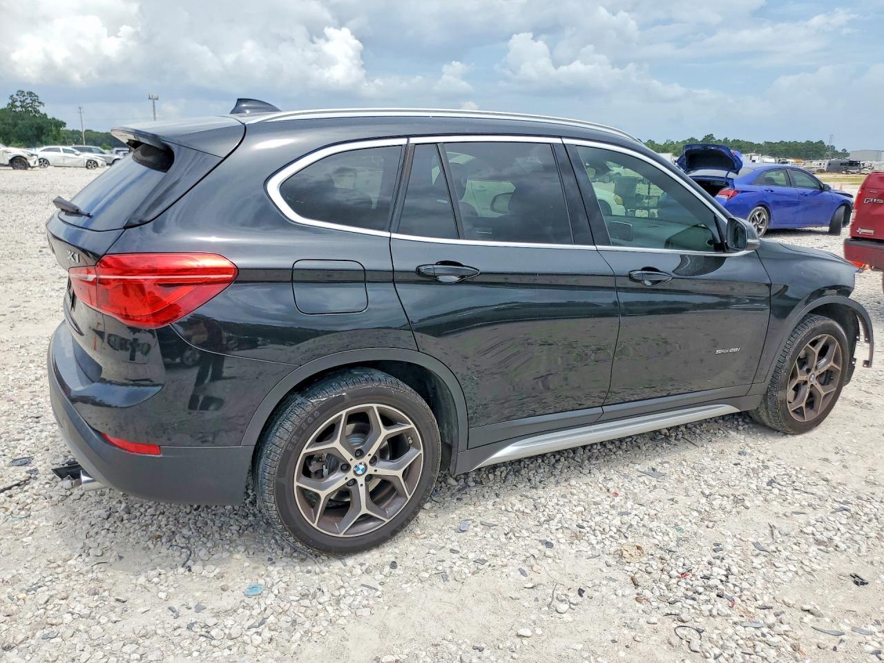2018 BMW X1 Sdrive28I - Фото 3