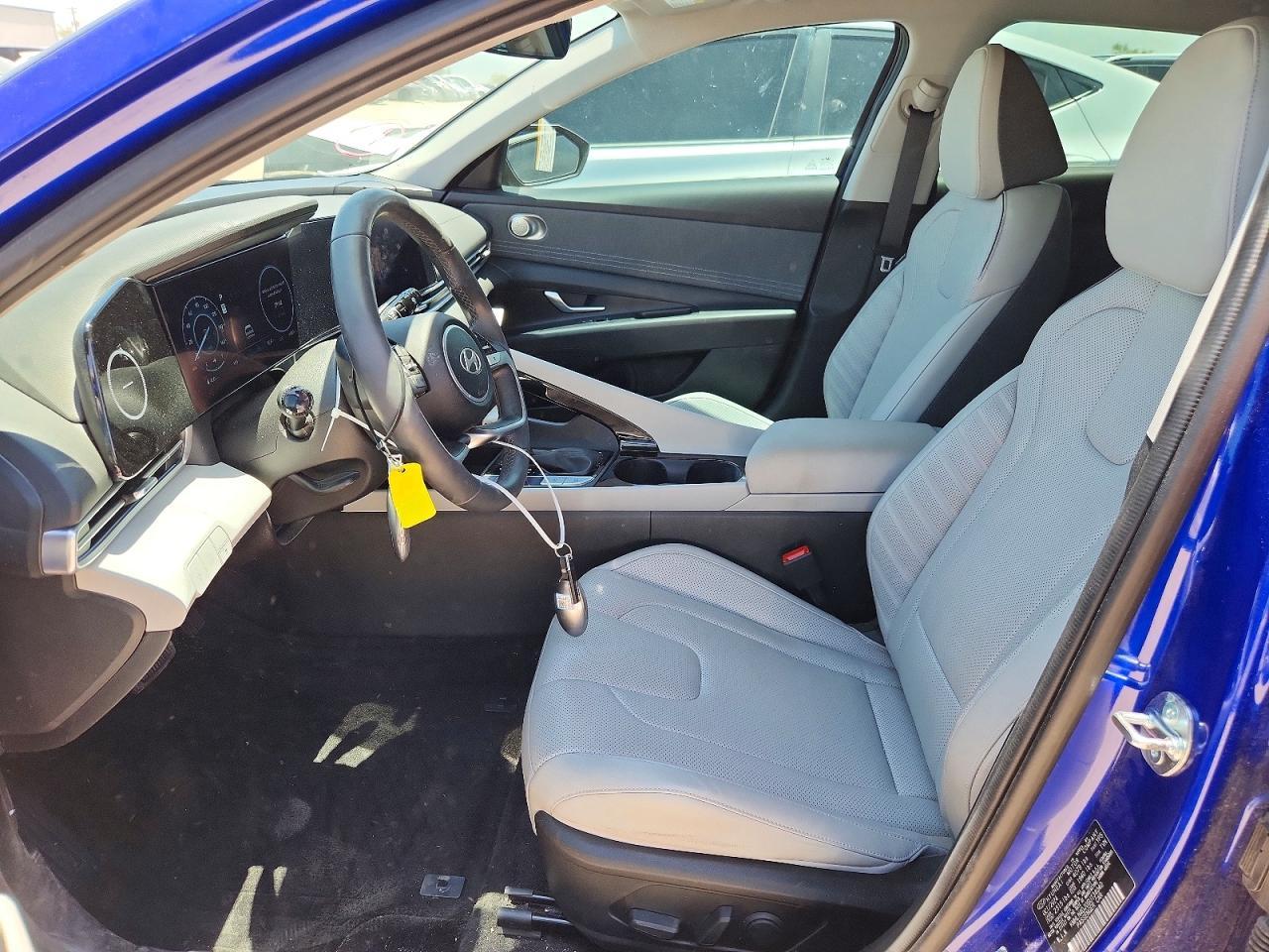 2025 Hyundai Elantra Limited - Image 7