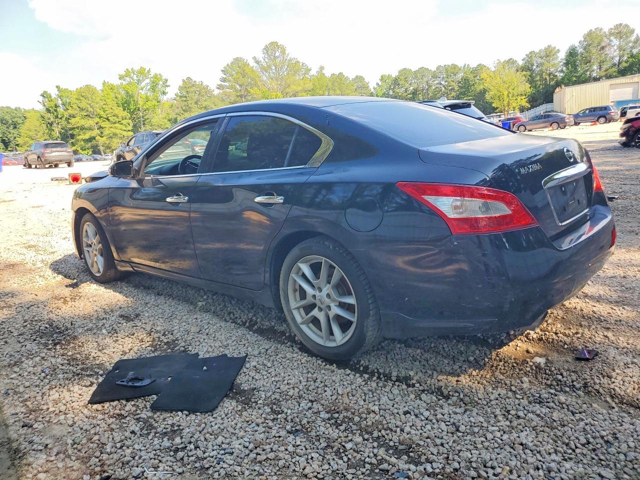 2010 Nissan Maxima - Фото 2