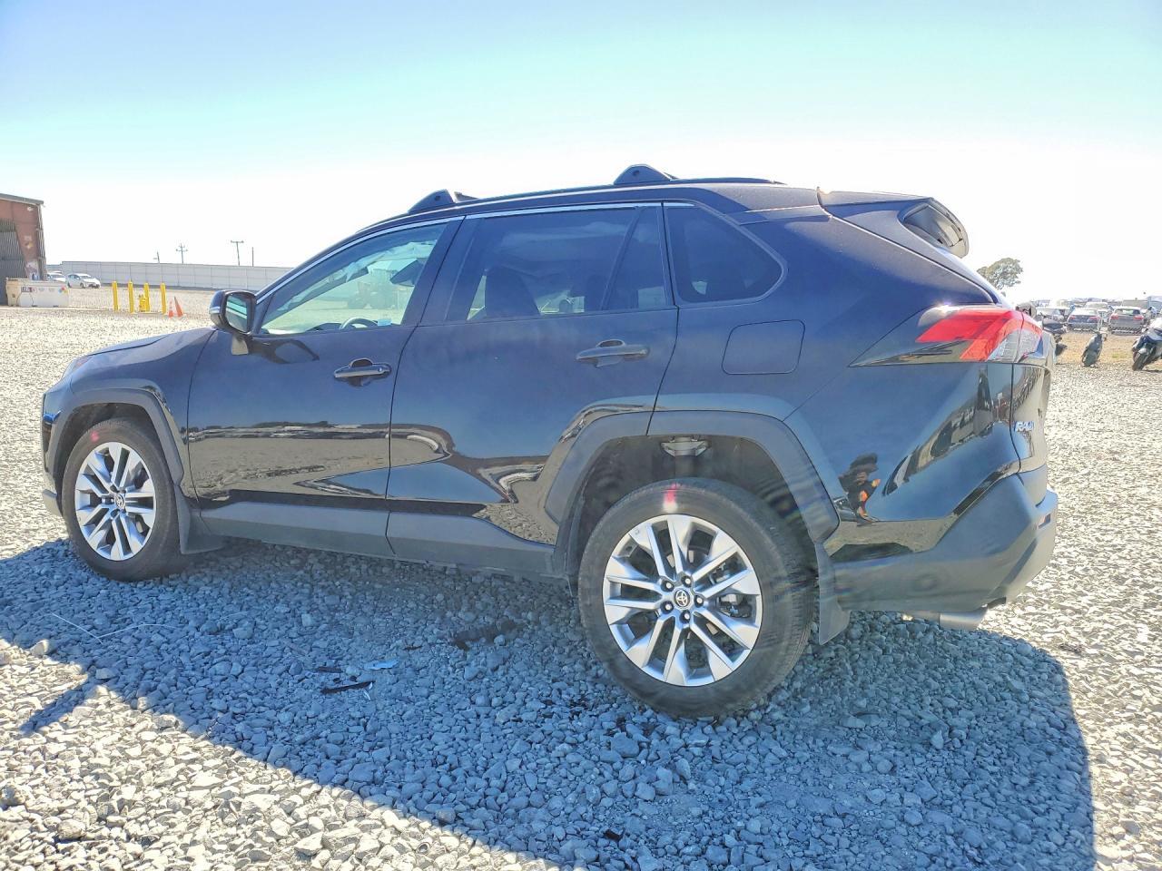 2023 Toyota Rav4 Xle Premium - Фото 2