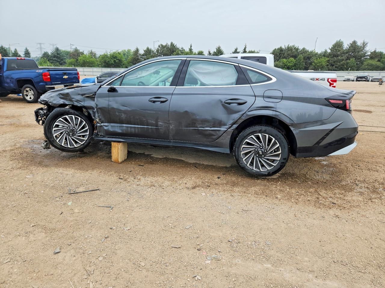 2024 Hyundai Sonata Hybrid Sel - Image 2