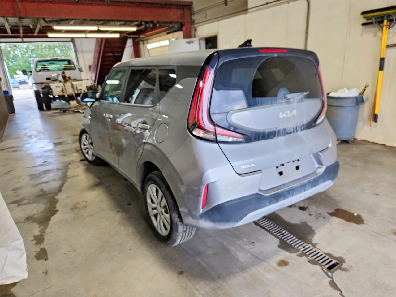 2023 Kia Soul Lx - Image 2