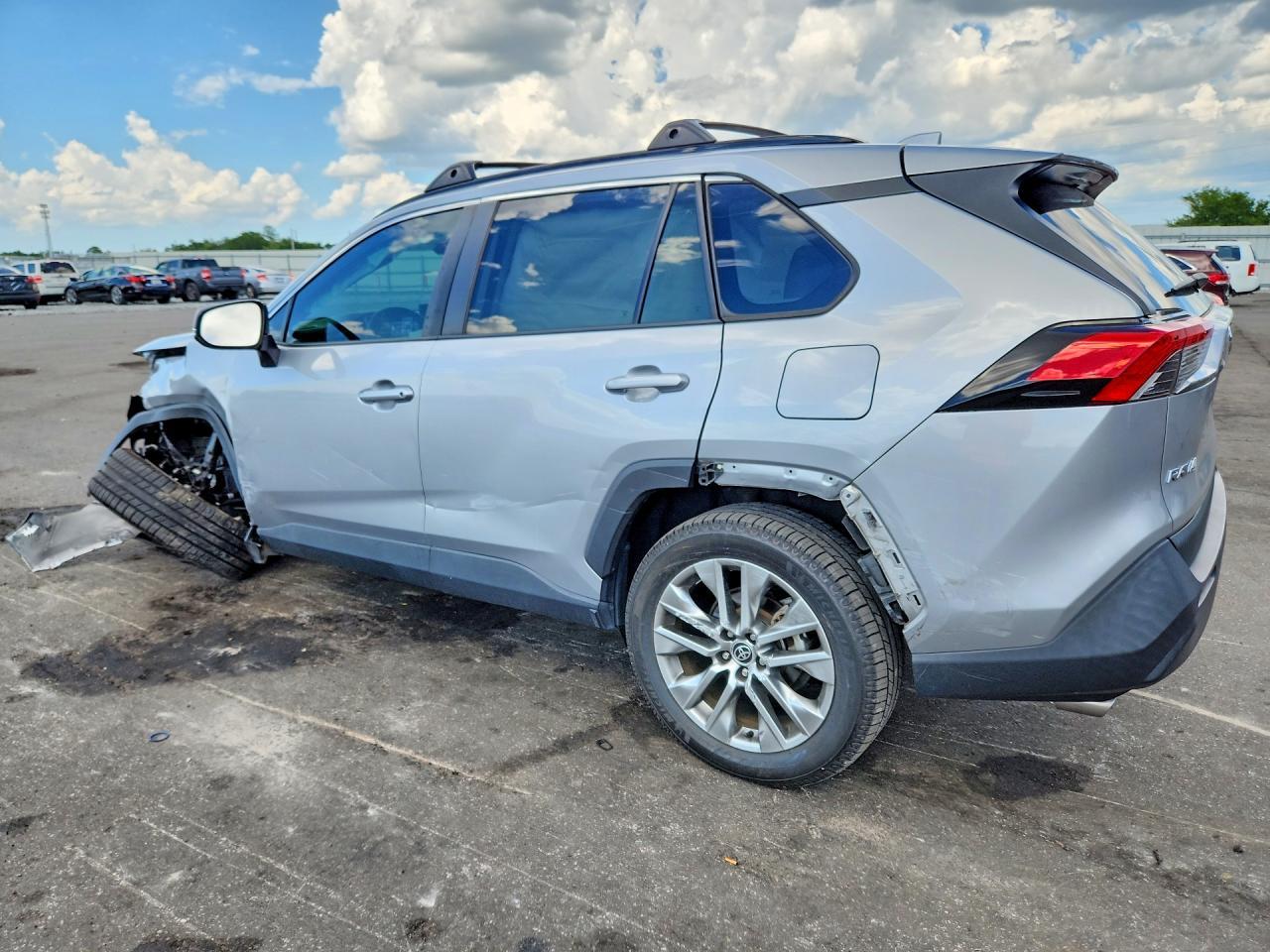 2022 Toyota Rav4 Xle Premium - Фото 2