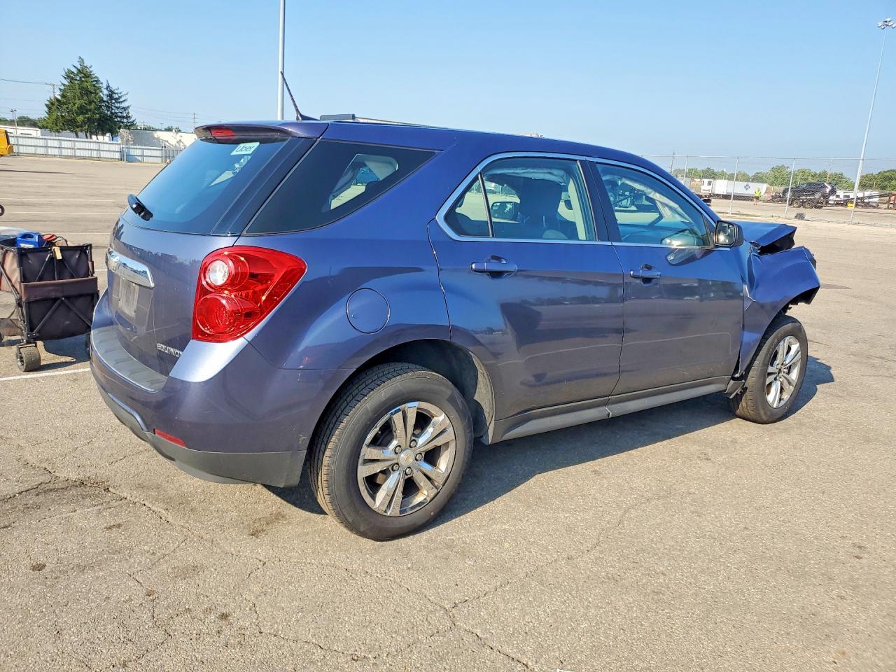 2014 Chevrolet Equinox Ls - Image 3
