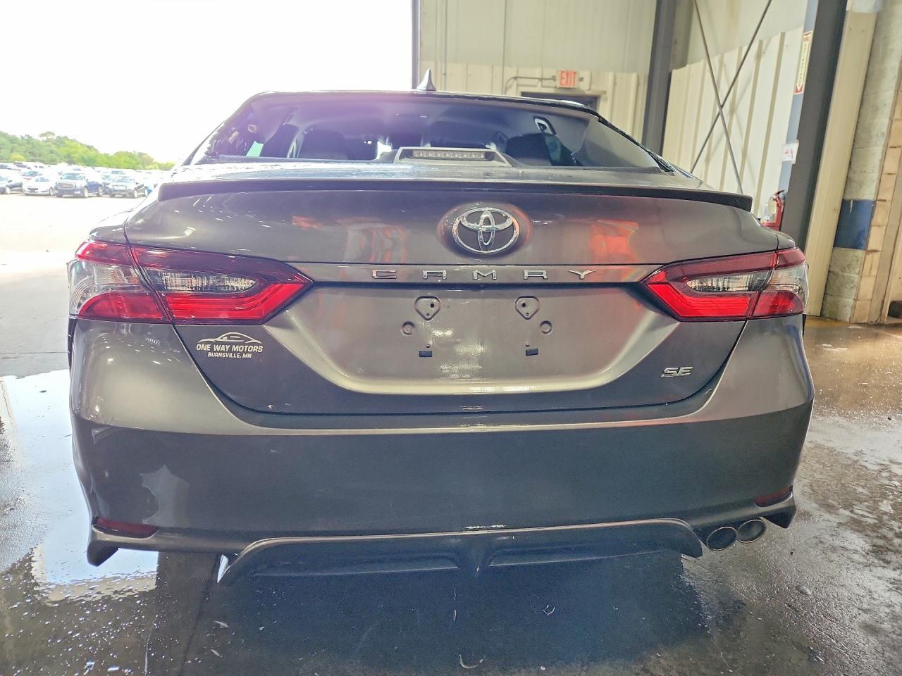 2021 Toyota Camry Se - Фото 6