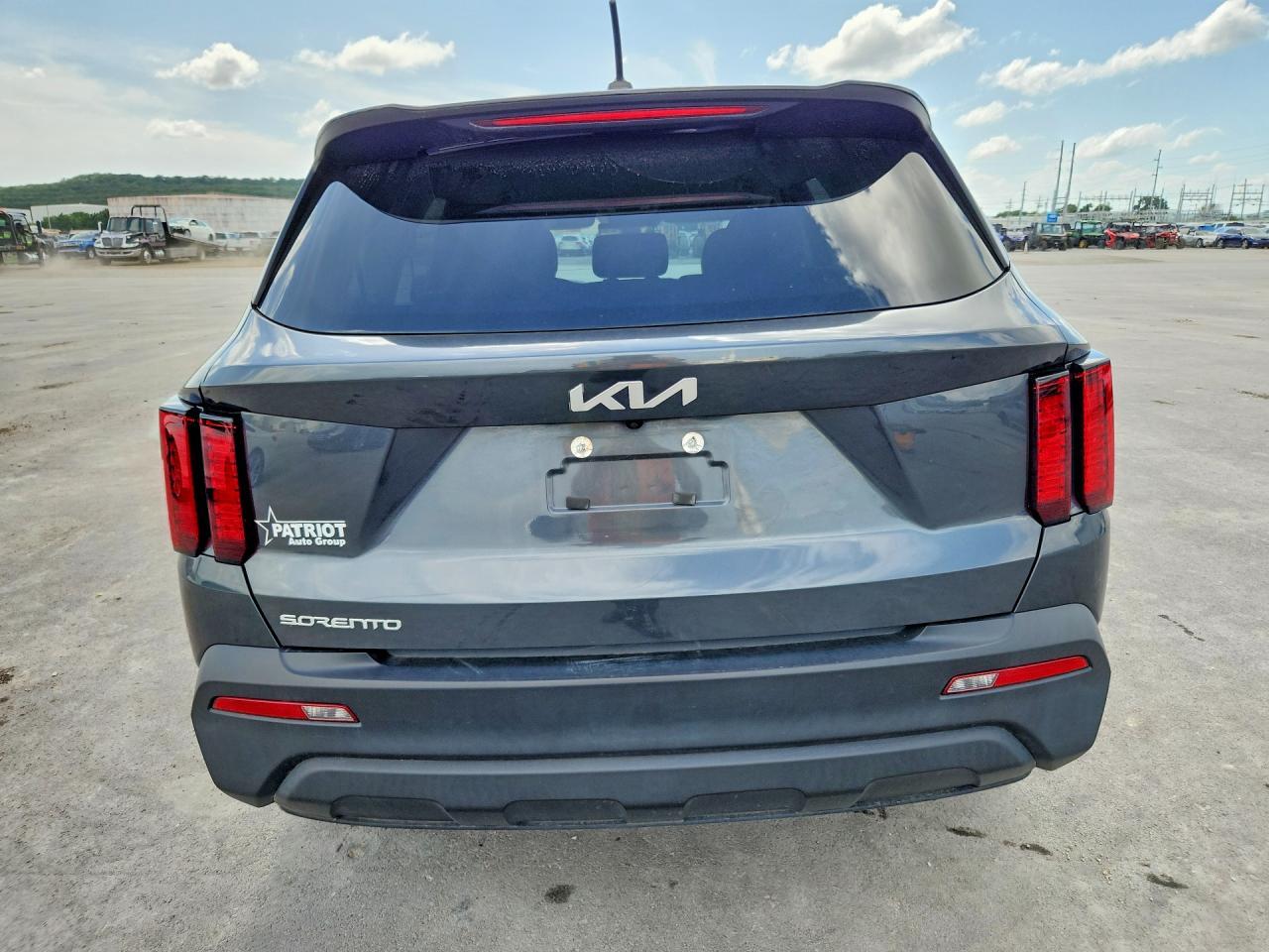 2023 Kia Sorento Lx - Image 6