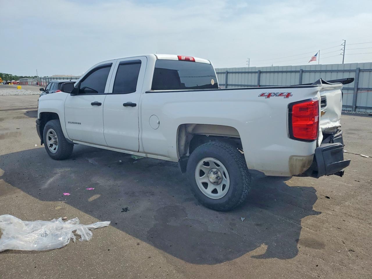 2015 Chevrolet Silverado K1500 - Фото 2