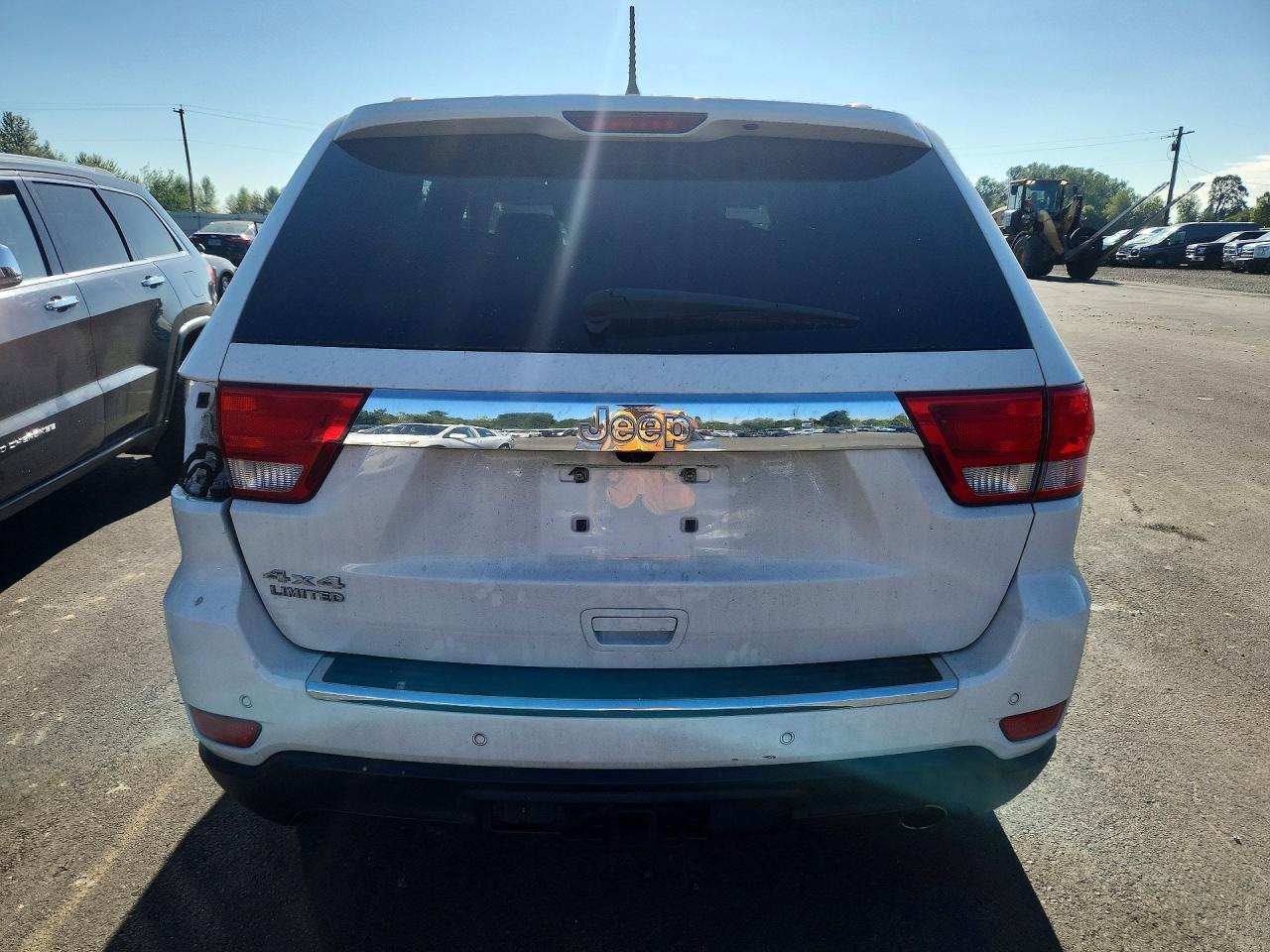 2011 Jeep Grand Cherokee Limited - Image 6