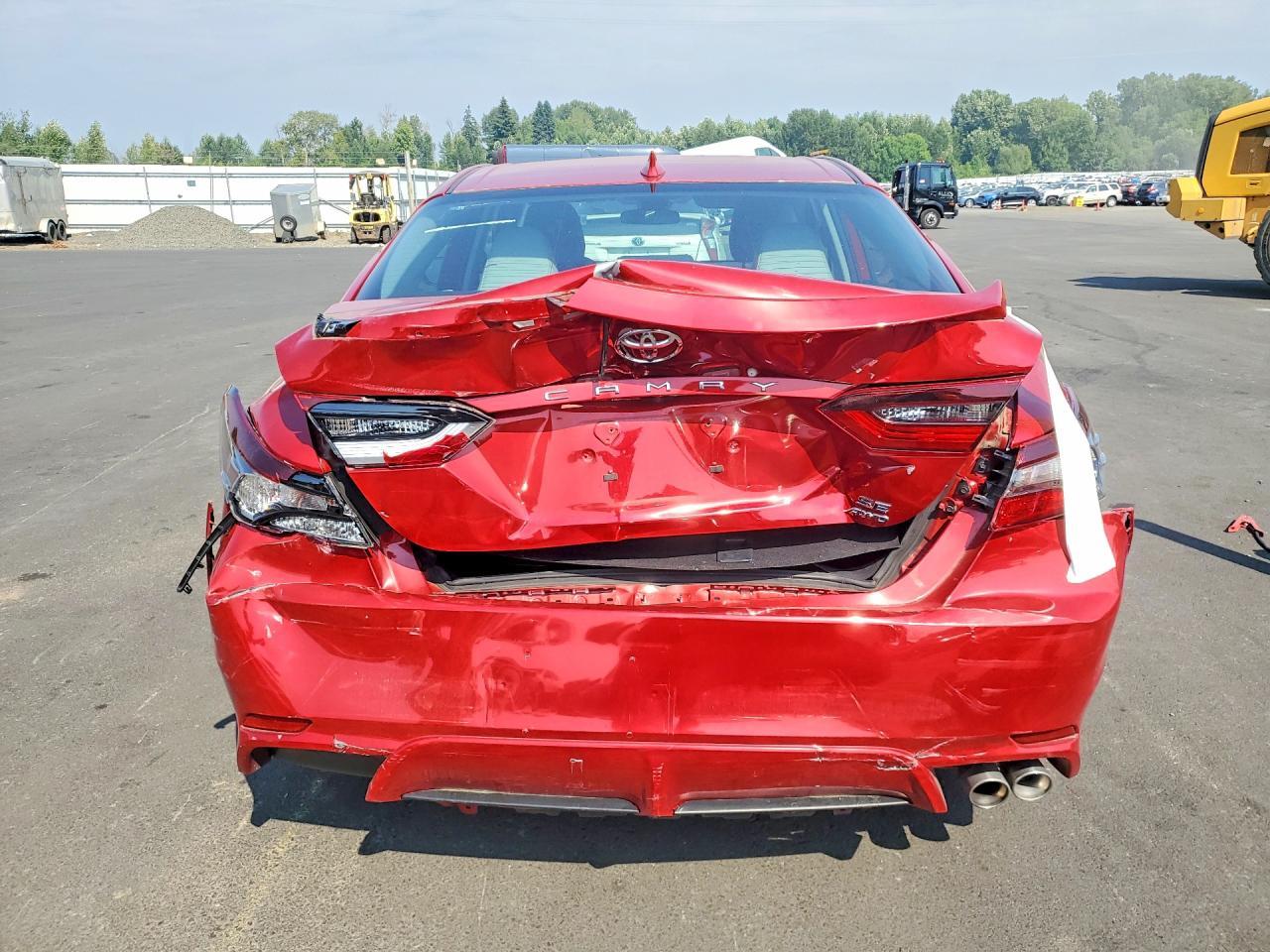 2021 Toyota Camry Se - Фото 6