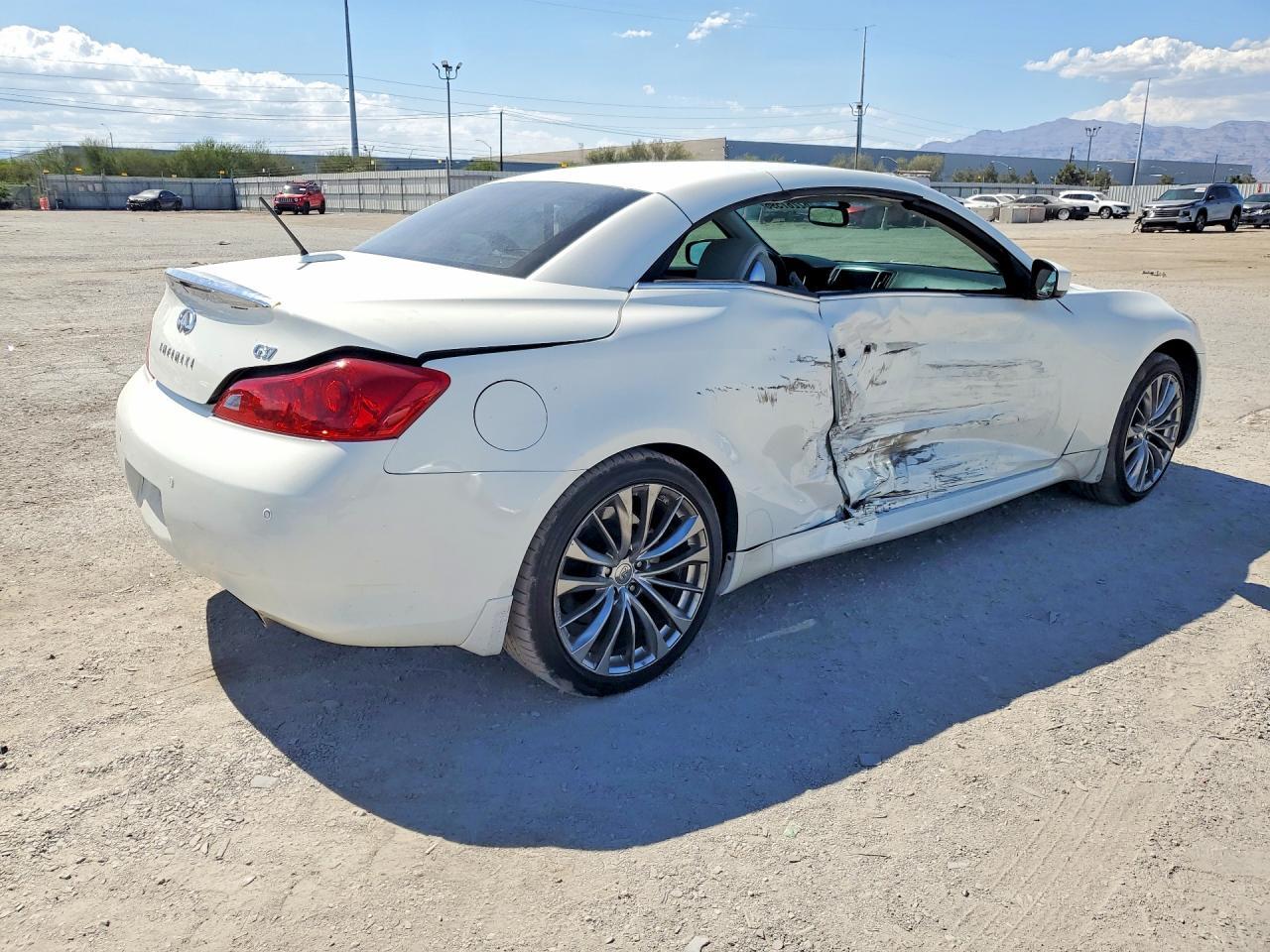 2013 Infiniti G37 Convertible Base - Фото 3