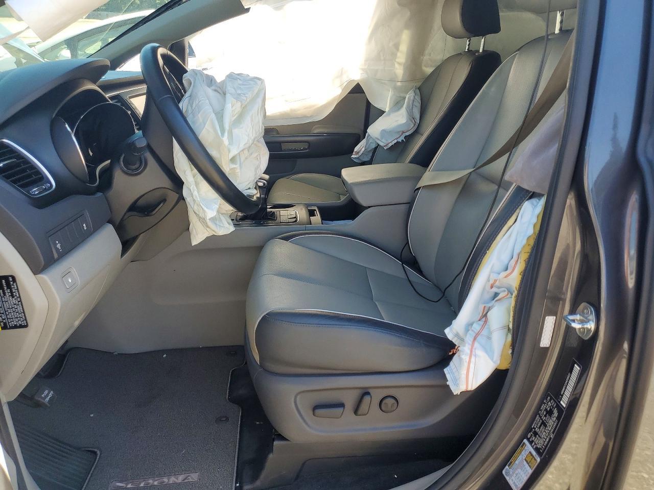 2017 Kia Sedona Lx - Фото 7